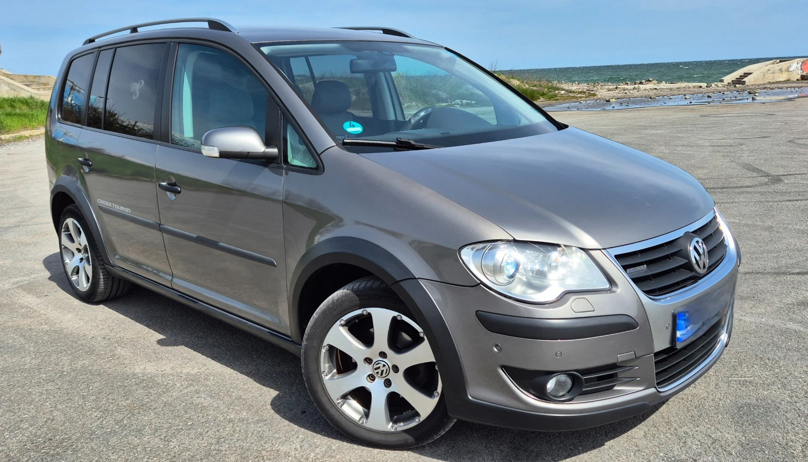 VW Touran 2.0 tdi Cross, снимка 4 - Автомобили и джипове - 55093757