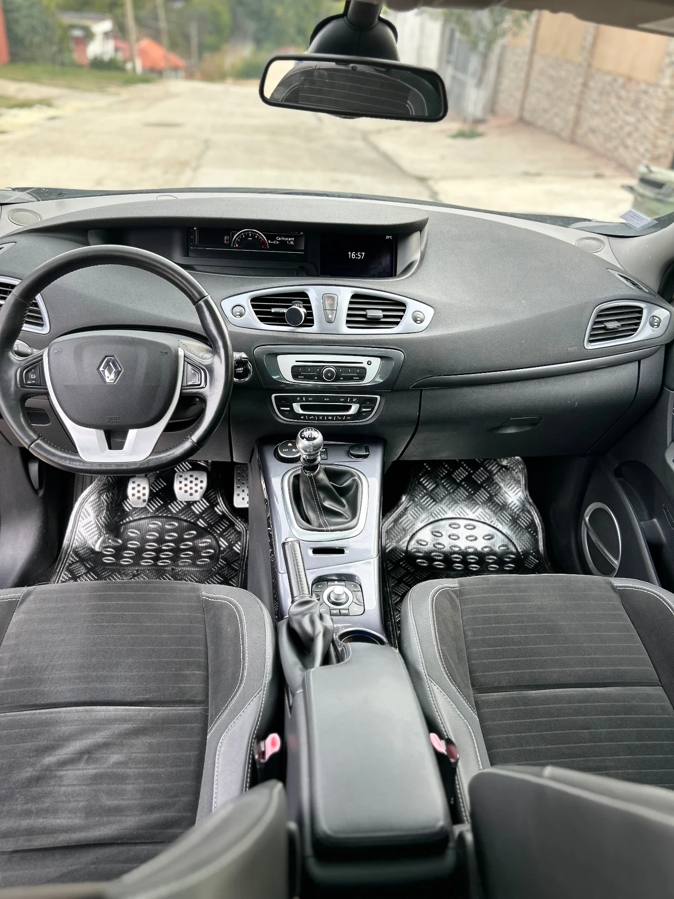 Renault Scenic, снимка 5 - Автомобили и джипове - 56406662