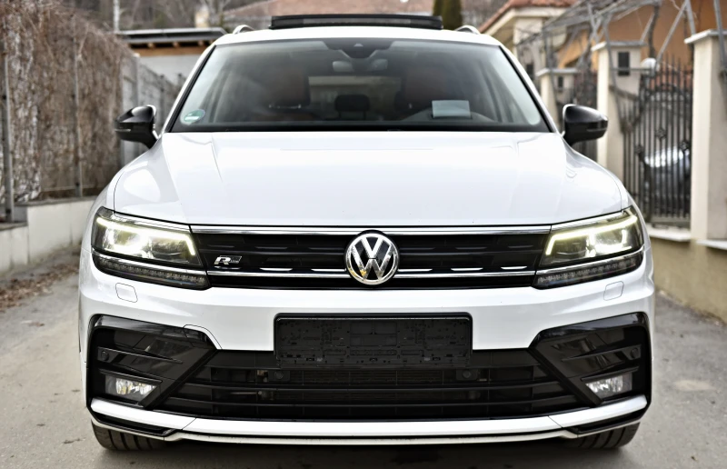 VW Tiguan 2.0TDI/R Line/4motion/Distronic/Panorama/KeyLess, снимка 1 - Автомобили и джипове - 49132523