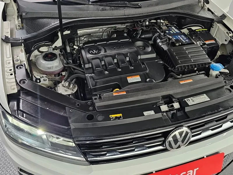 VW Tiguan 2.0 Tdi Premium, снимка 5 - Автомобили и джипове - 55888596