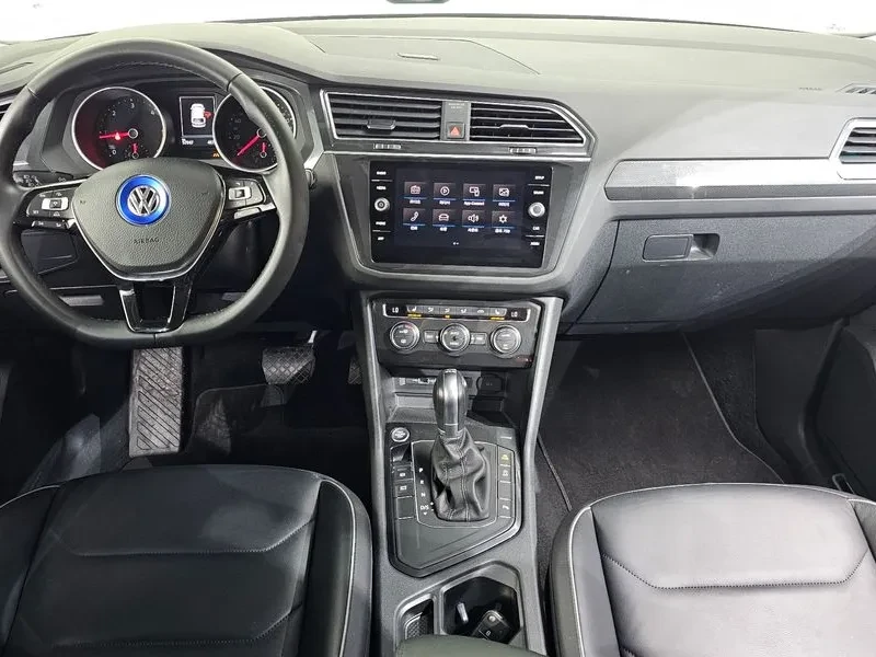 VW Tiguan 2.0 Tdi Premium, снимка 6 - Автомобили и джипове - 55888596