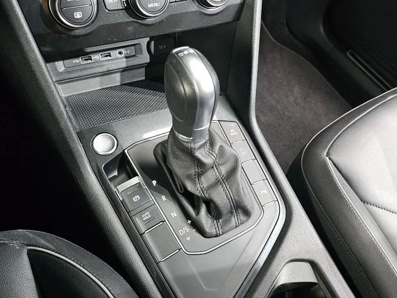 VW Tiguan 2.0 Tdi Premium, снимка 8 - Автомобили и джипове - 55888596