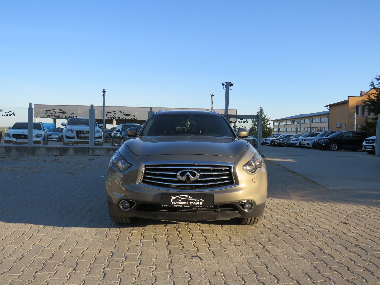 Infiniti QX70 S* * * 3.0DIESEL V6 4x4 FULL* * *  - изображение 2