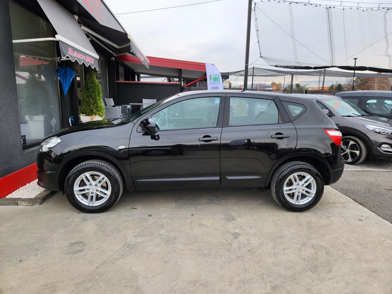 Nissan Qashqai 2.0I-141к.с EURO 5b КАМЕРА 360-НАВИГАЦИЯ-ШВЕЙЦАРИЯ - изображение 4