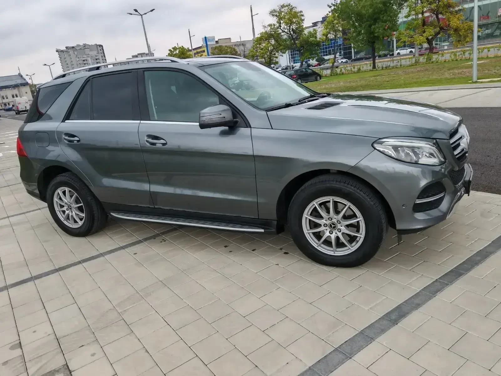 Mercedes-Benz GLE 350 4 матик, масаж, панорама , AMG, снимка 2 - Автомобили и джипове - 52567935
