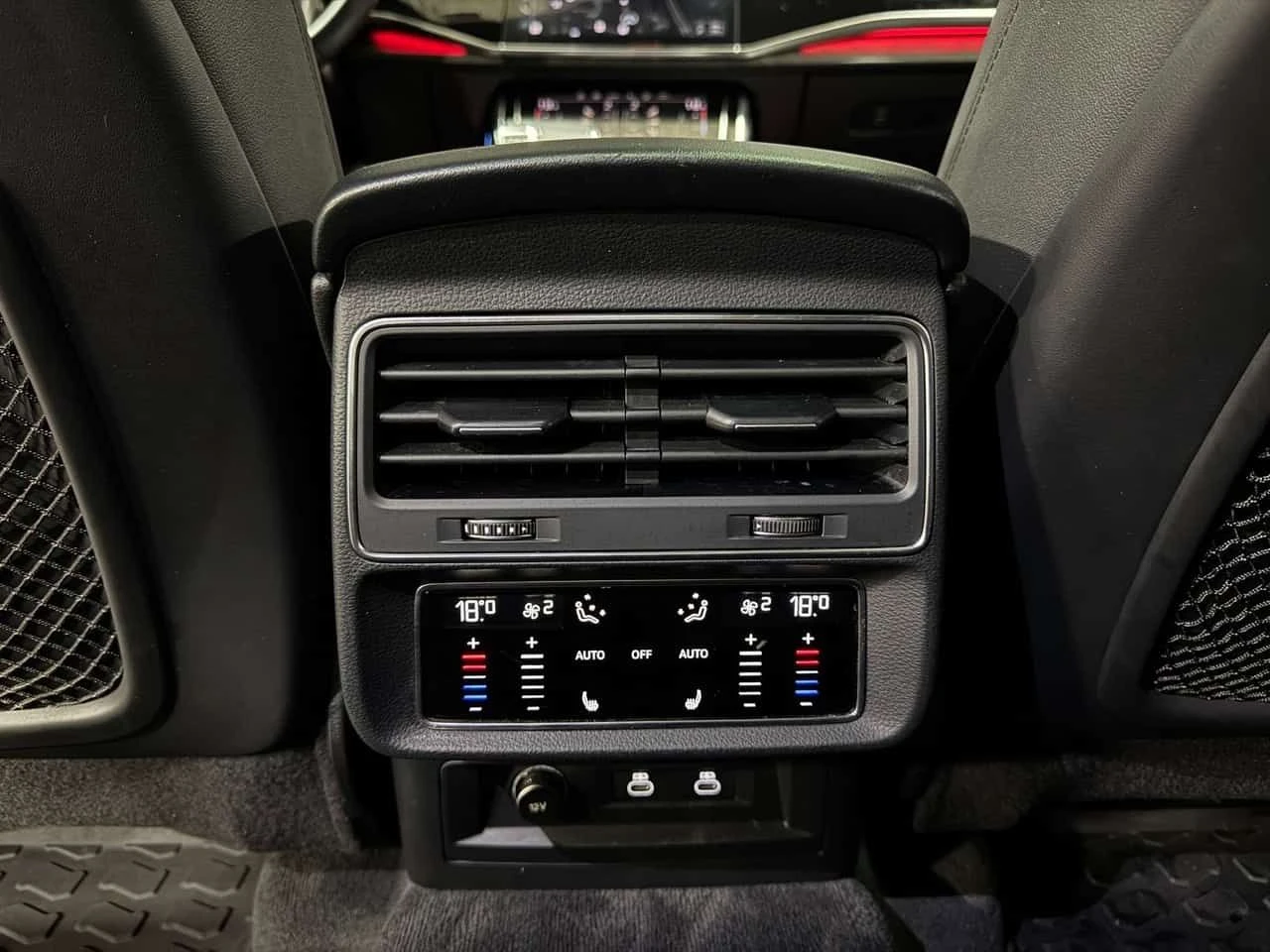 Audi Q7 * TECHNIK* S-LINE* BLACK OPTIC* ФИКСИРАНА ЦЕНА* , снимка 11 - Автомобили и джипове - 53827805