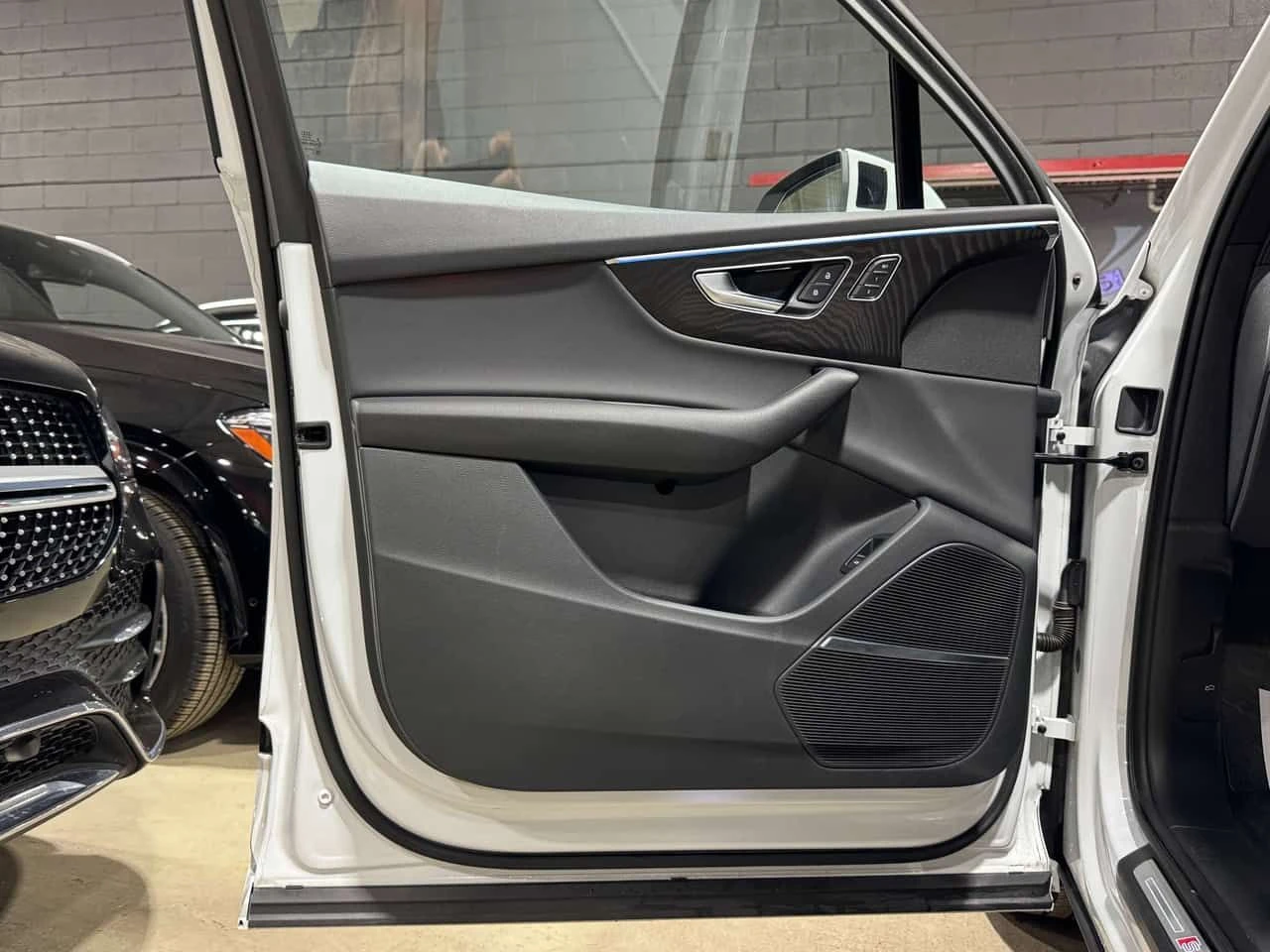 Audi Q7 * TECHNIK* S-LINE* BLACK OPTIC* ФИКСИРАНА ЦЕНА* , снимка 13 - Автомобили и джипове - 53827805