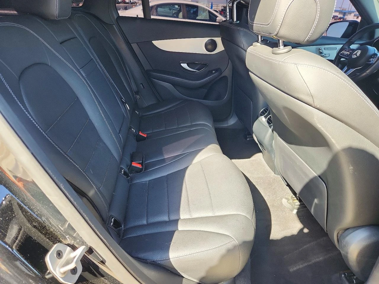 Mercedes-Benz GLC 300 4MATIC, снимка 9 - Автомобили и джипове - 54503628