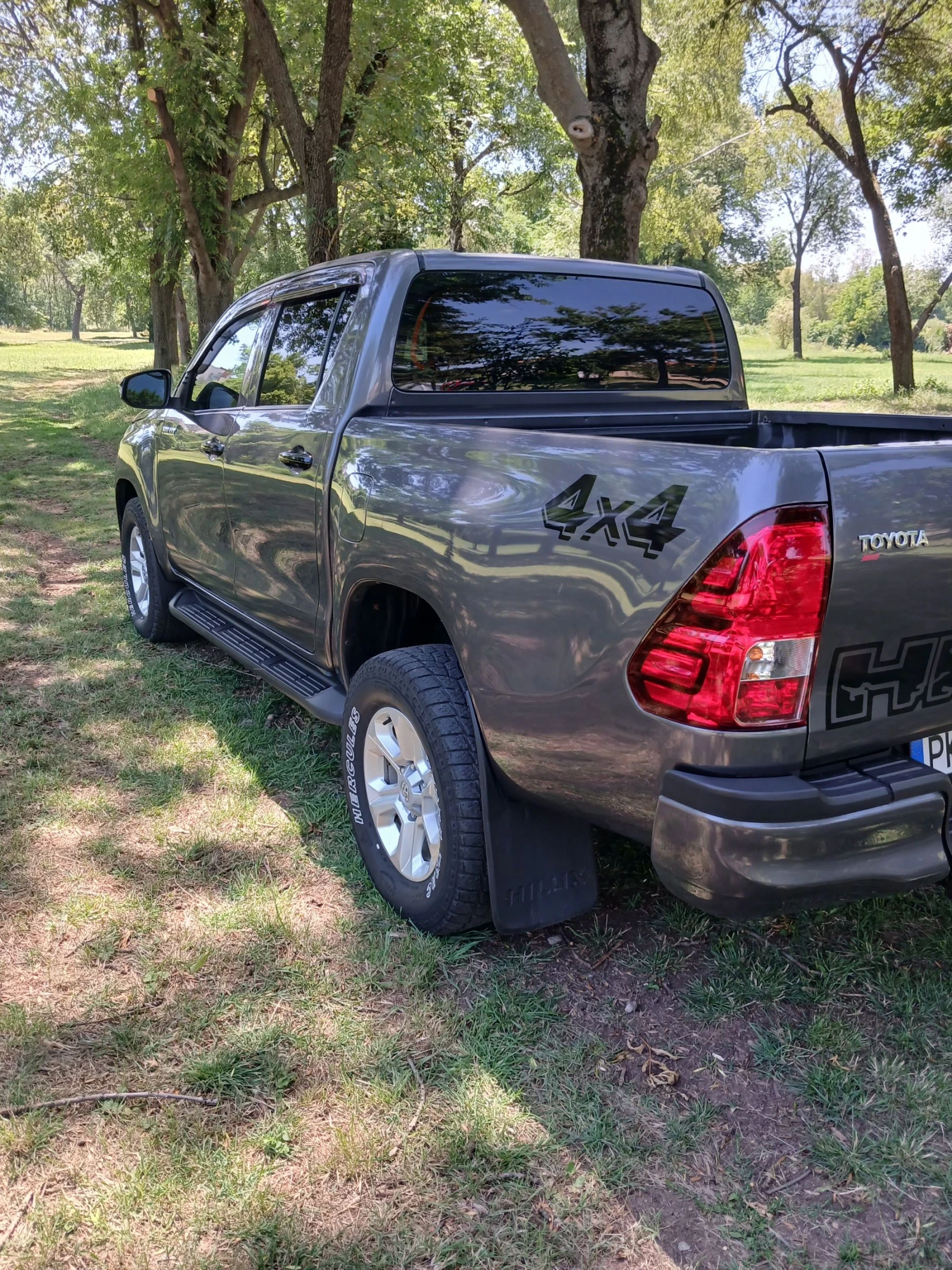 Toyota Hilux 2.5 4х4 , снимка 5 - Автомобили и джипове - 55421911