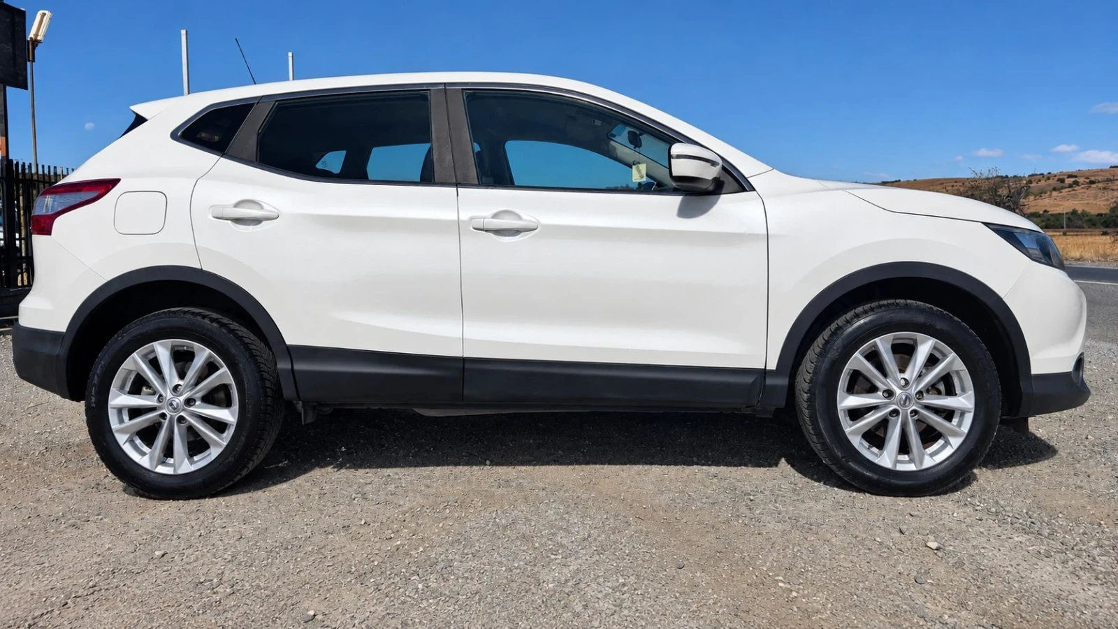 Nissan Qashqai 1.2 DIG-T-Euro 6-116hp, снимка 2 - Автомобили и джипове - 56310143