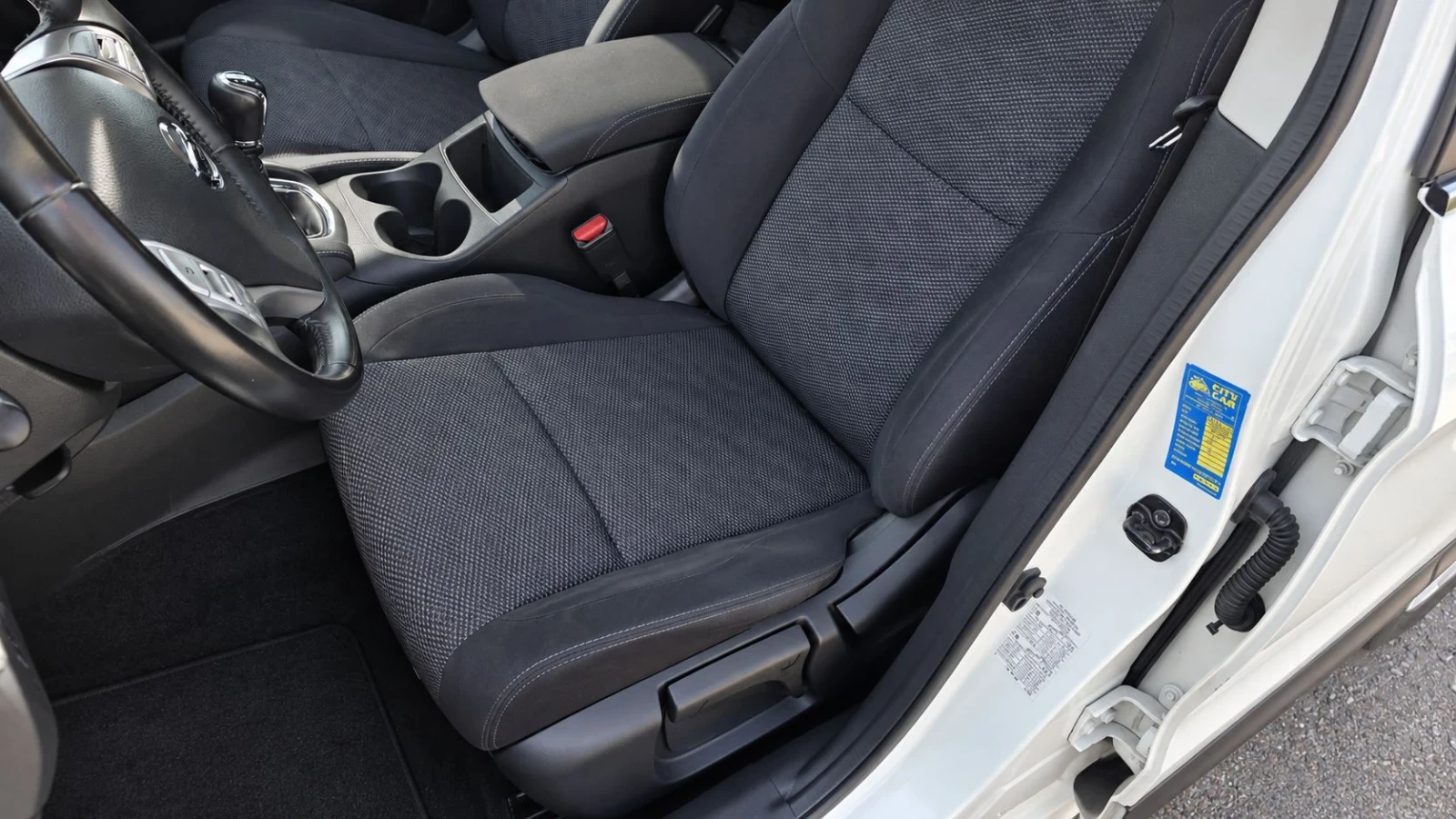 Nissan Qashqai 1.2 DIG-T-Euro 6-116hp, снимка 8 - Автомобили и джипове - 56310143