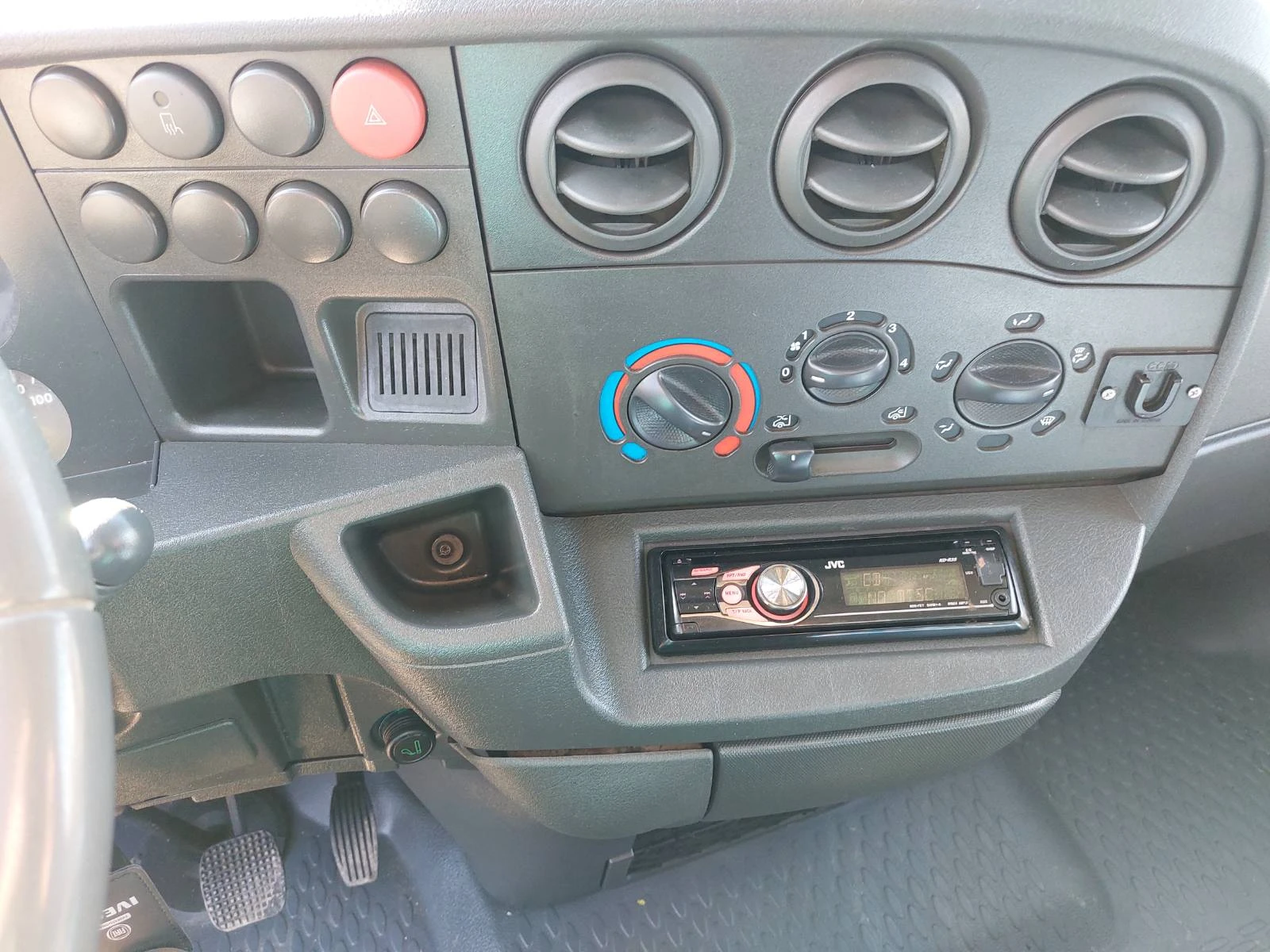 Iveco 35c15 Самосвал до 3.5т - изображение 2