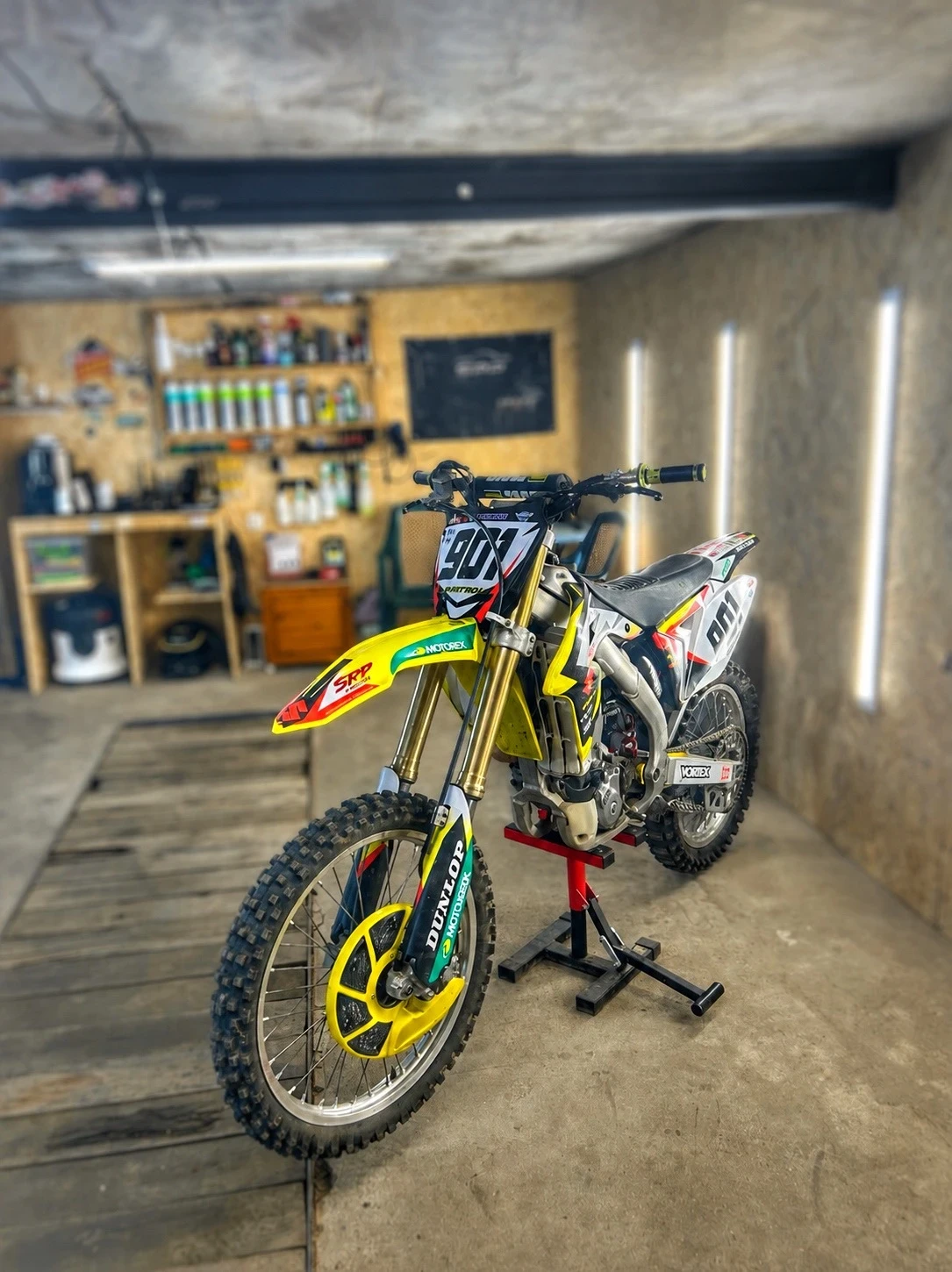 Suzuki Rmz