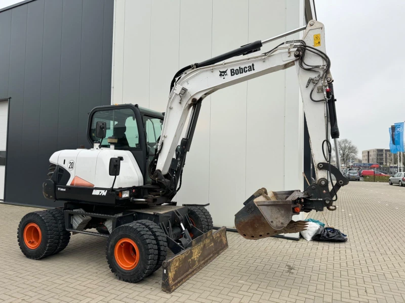 Багер Bobcat E57W