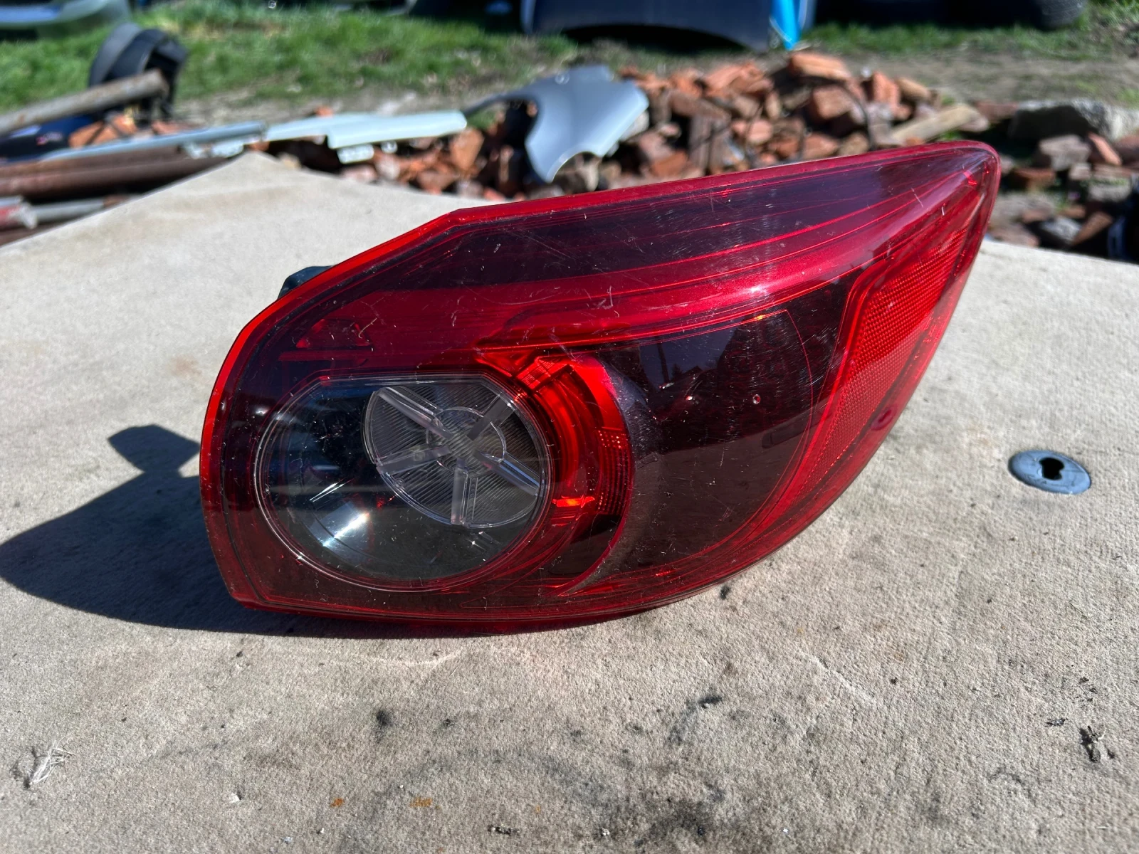 Десен външен  стоп MAZDA  3 HATCHBACK 2012-2016