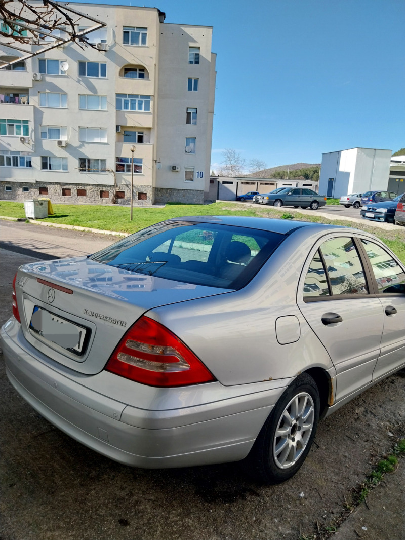 Mercedes-Benz C 200, снимка 2 - Автомобили и джипове - 45413587