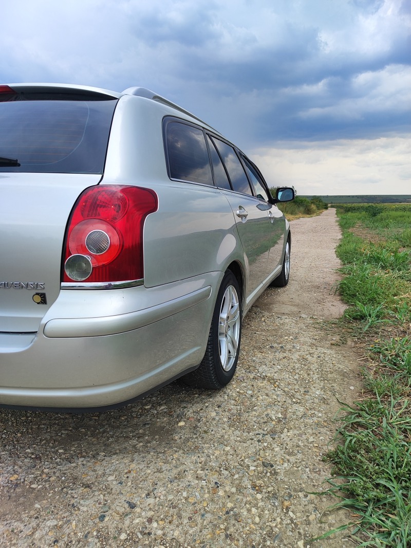 Toyota Avensis 2.4 D-4, снимка 7 - Автомобили и джипове - 46685359