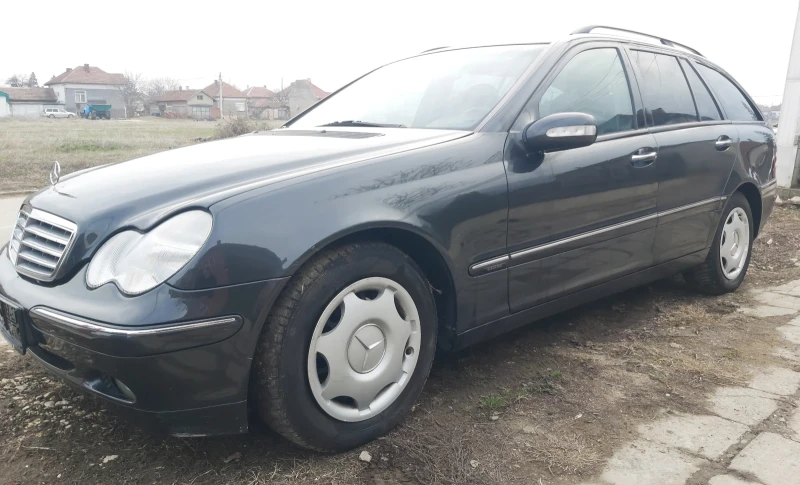 Mercedes-Benz C 220, снимка 6 - Автомобили и джипове - 49346504