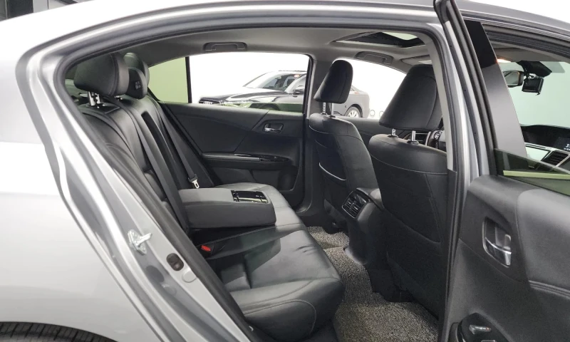 Honda Accord 2.0 Hybrid 9Th, снимка 11 - Автомобили и джипове - 51428190