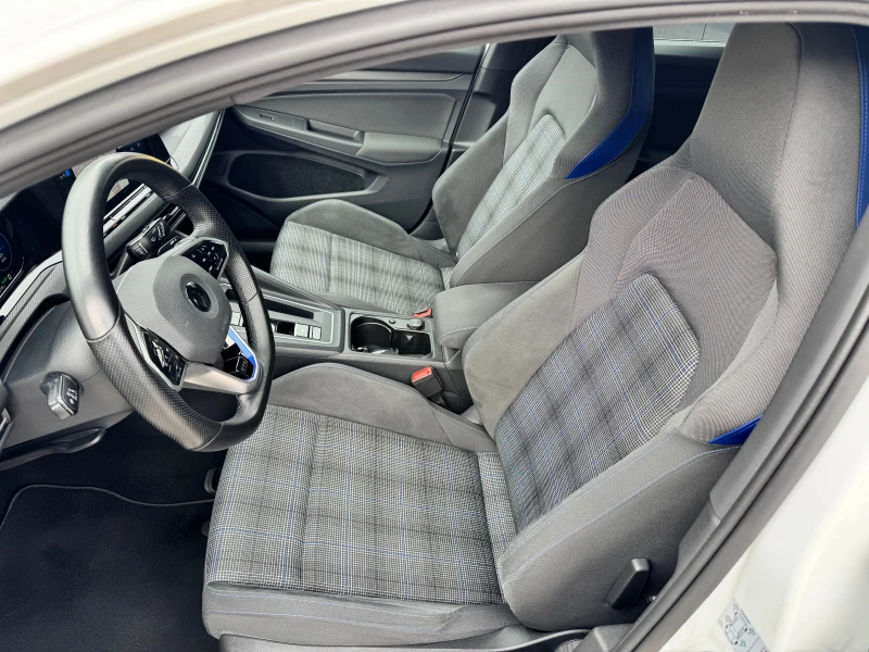 VW Golf 1.4GTE 245к.с ГАРАНЦИЯ 2021г. Обслужен във VW, снимка 8 - Автомобили и джипове - 51846366