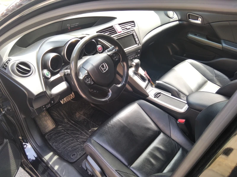 Honda Civic 1.8 бензин/газ Автоматик, снимка 5 - Автомобили и джипове - 52472214