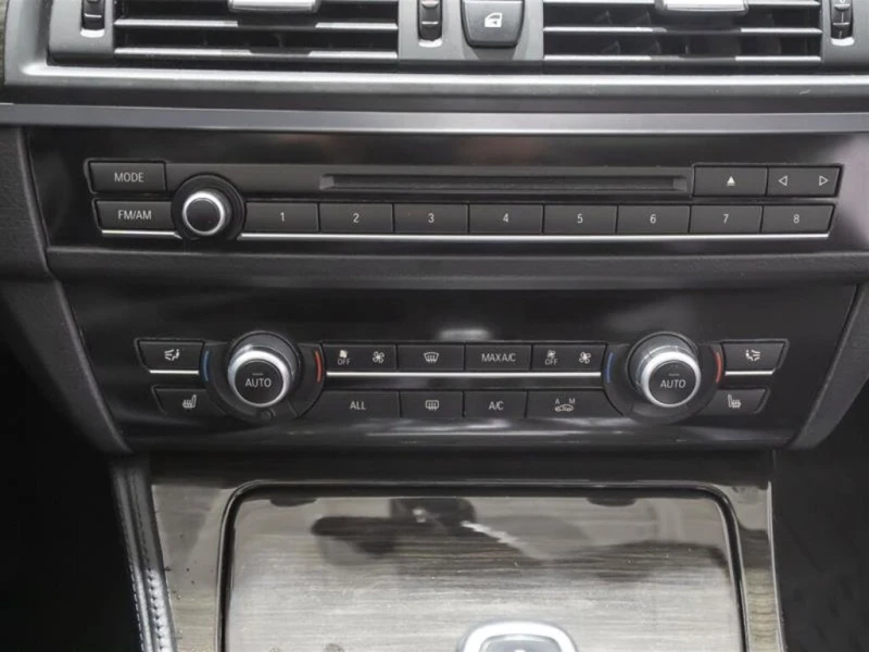 BMW 535 * АВТО КРЕДИТ* ЦЕНА ДО БГ * СЕРВИЗНА ИСТОРИЯ * , снимка 14 - Автомобили и джипове - 52727373