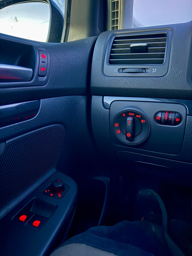 VW Golf 2.0 TDI GT/GTD 170 hp, снимка 15 - Автомобили и джипове - 52810930