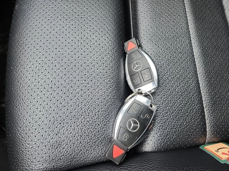 Mercedes-Benz C 300 * CARFAX * БЕЗ ПЪРВОНАЧАЛНА ВНОСКА, снимка 8 - Автомобили и джипове - 53161975