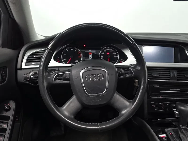 Audi A4 2.0 TFSI Quattro, снимка 13 - Автомобили и джипове - 54548621
