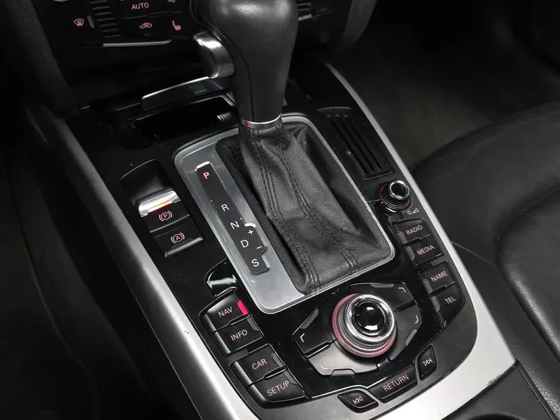 Audi A4 2.0 TFSI Quattro, снимка 9 - Автомобили и джипове - 54548621