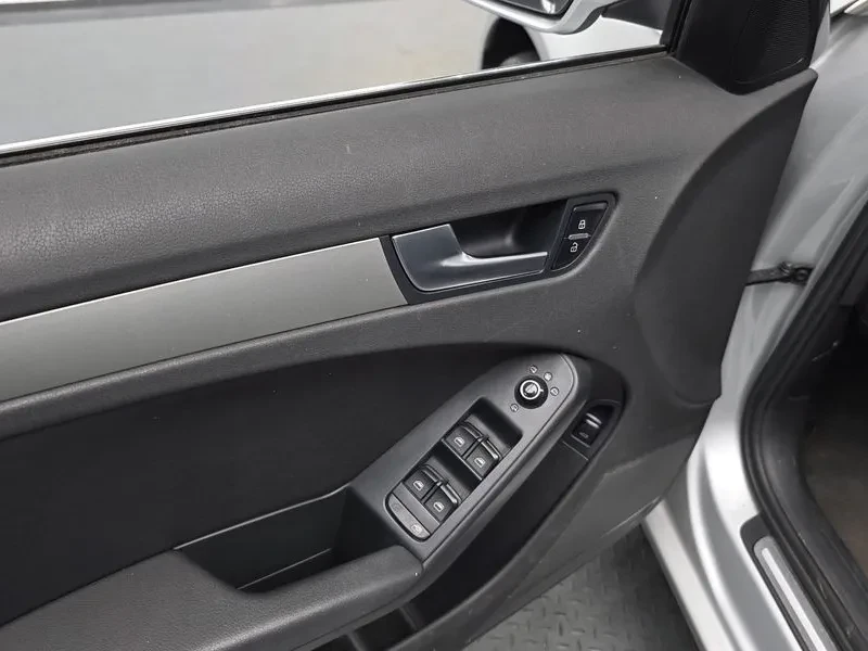 Audi A4 2.0 TFSI Quattro, снимка 14 - Автомобили и джипове - 54548621