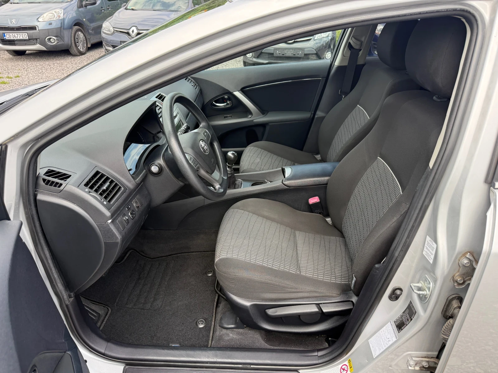 Toyota Avensis Facelift 2013г. 1.6 Valvematic(132 кс) Подгрев/EU5 - изображение 9