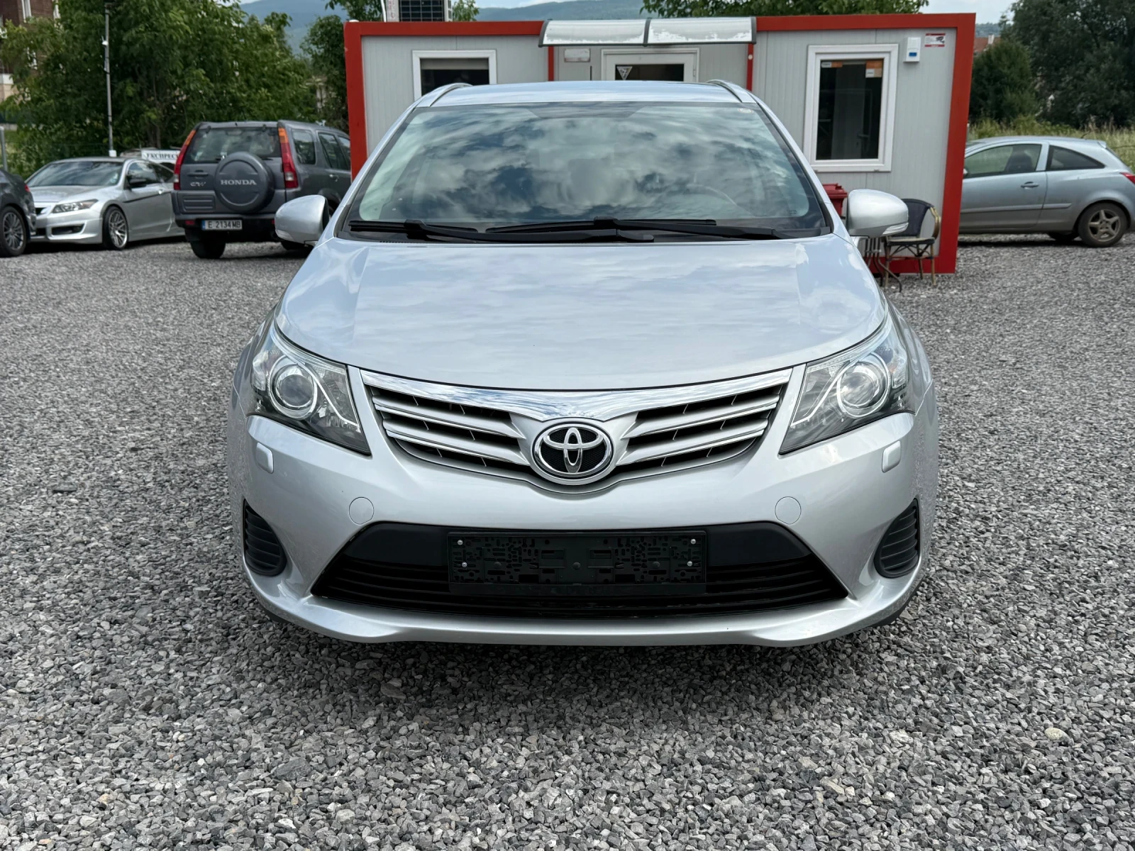 Toyota Avensis Facelift 2013г. 1.6 Valvematic(132 кс) Подгрев/EU5 - изображение 2
