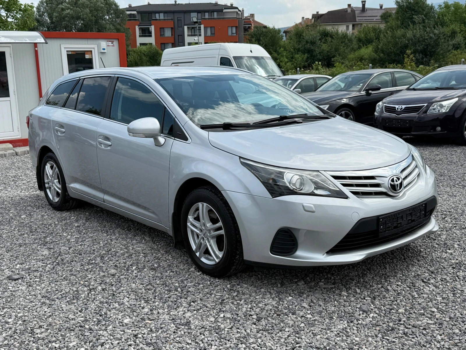Toyota Avensis Facelift 2013г. 1.6 Valvematic(132 кс) Подгрев/EU5 - изображение 3