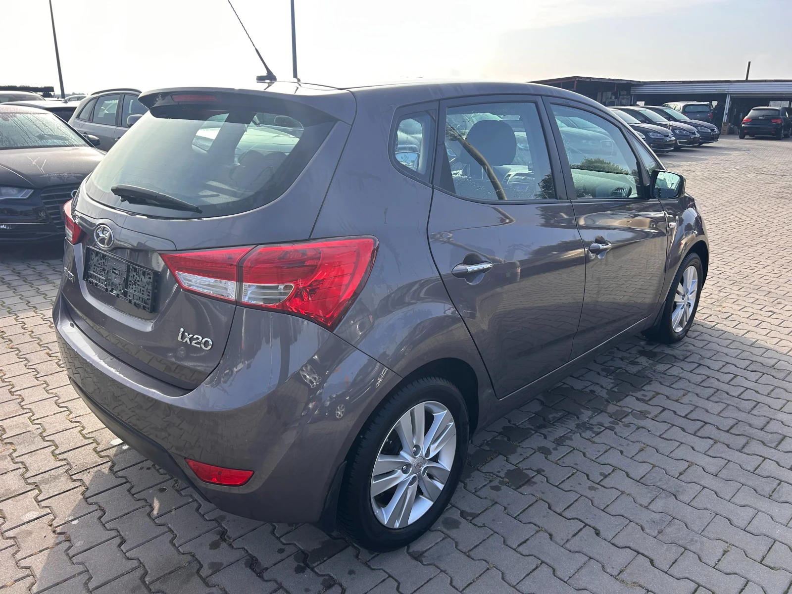 Hyundai Ix20 1.4i EURO 5 - изображение 6