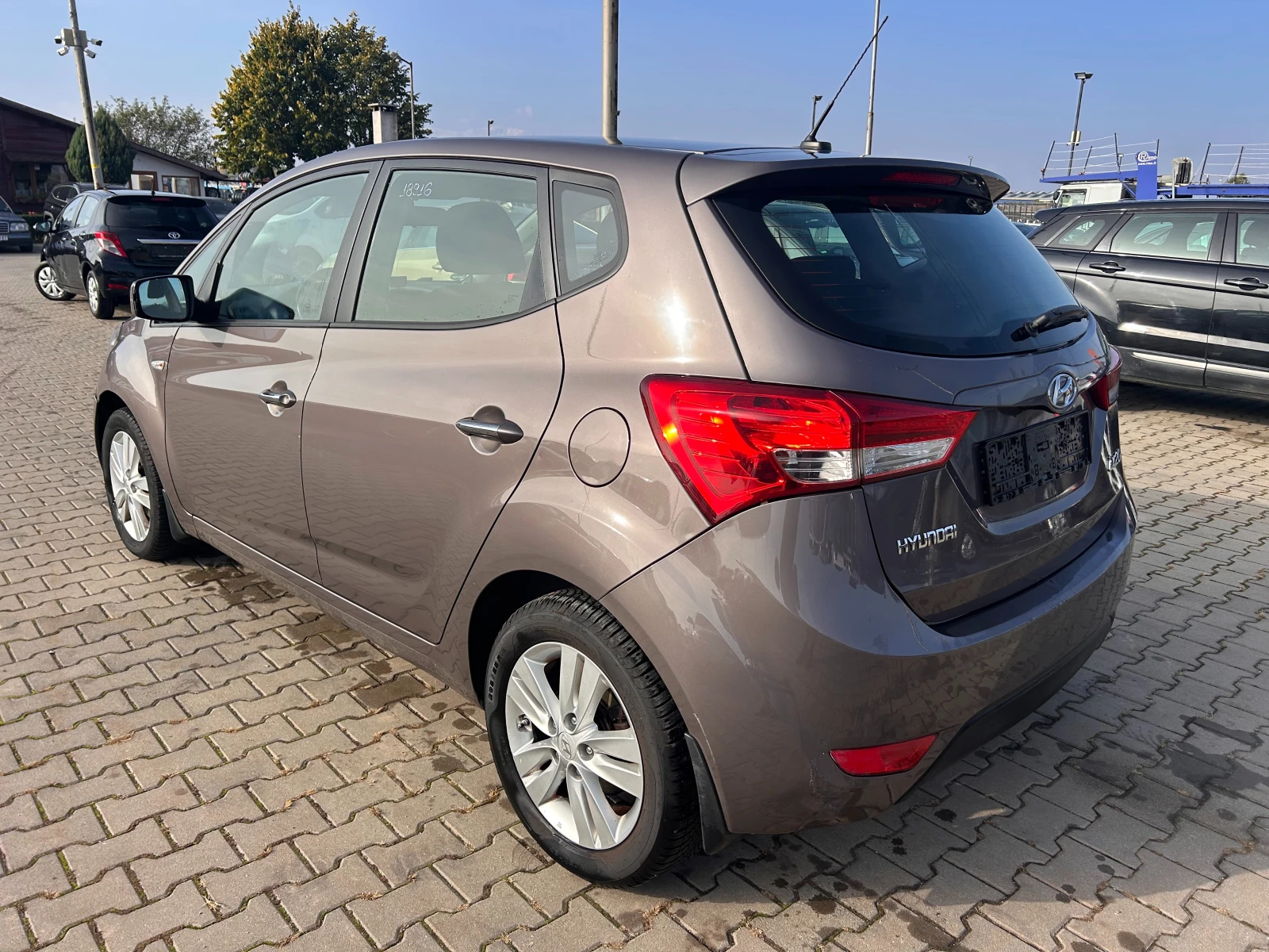Hyundai Ix20 1.4i EURO 5 - изображение 8