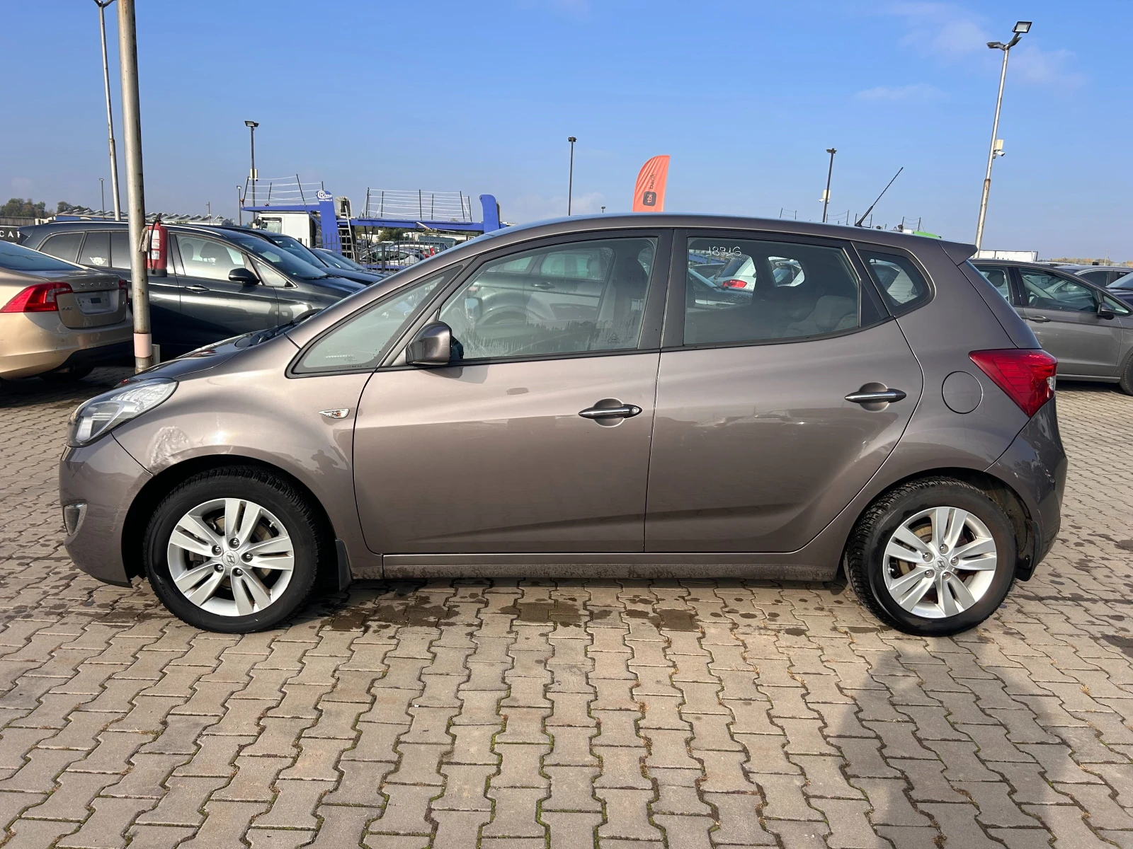 Hyundai Ix20 1.4i EURO 5 - изображение 9