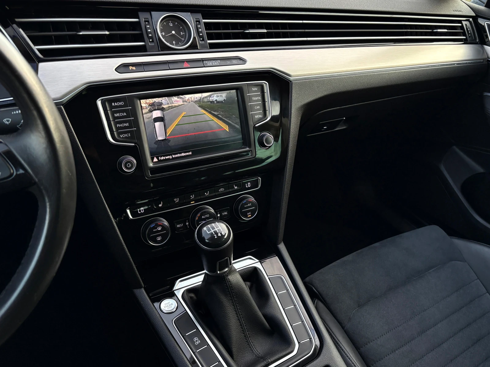 VW Passat 8 2.0TDI 150к.с. HIGH-LINE* 127 000км* , снимка 12 - Автомобили и джипове - 53760391