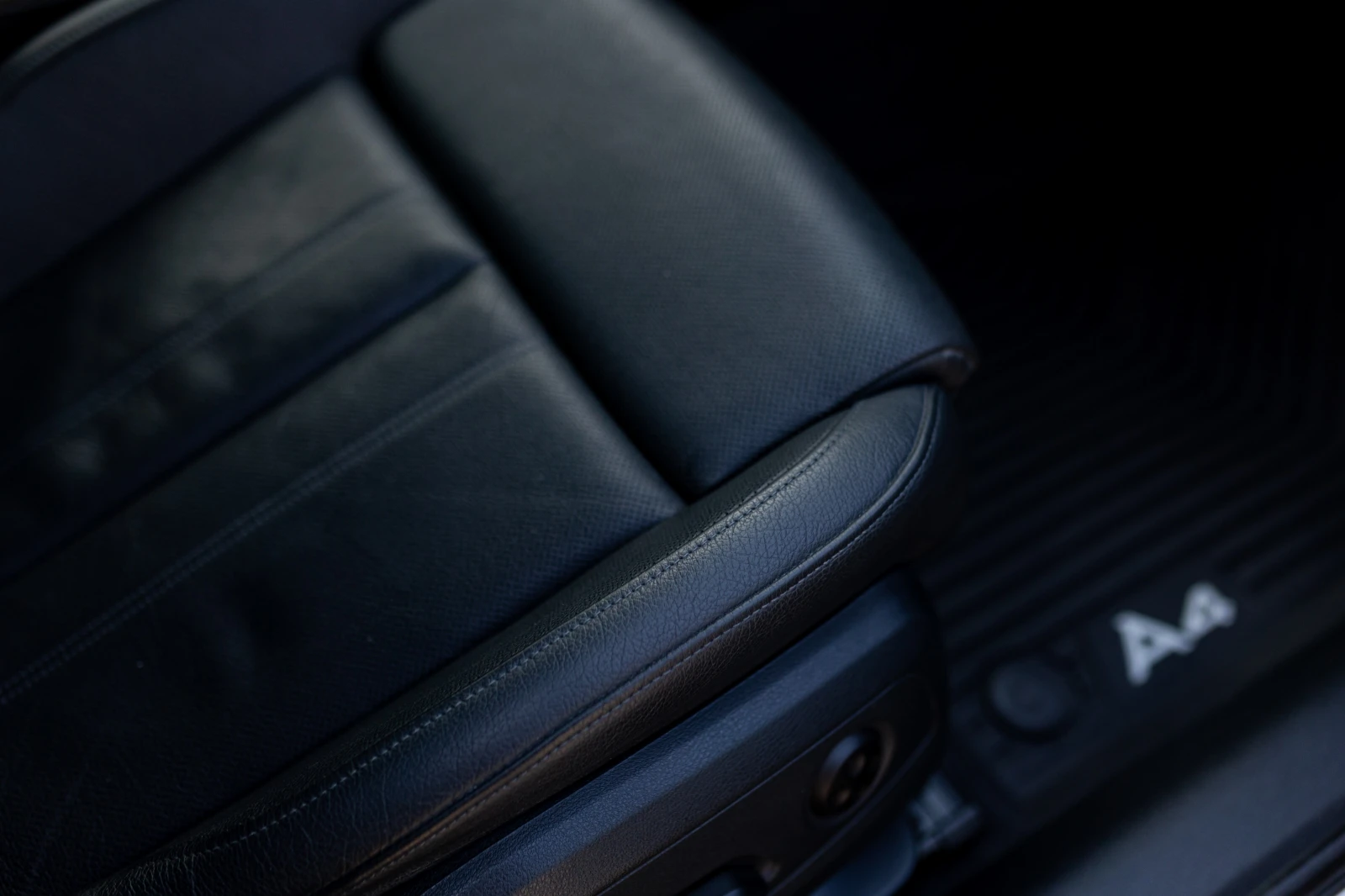 Audi A4 Audi A4 LIMOUSINE/2.0TDI/7AT/������ ������ | Mobile.bg � ����������� 10