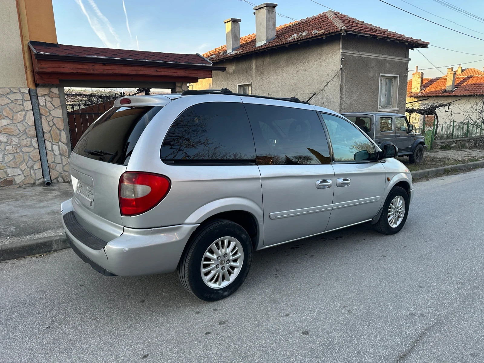 Chrysler Voyager 2.8CRDI, снимка 4 - Автомобили и джипове - 53835918