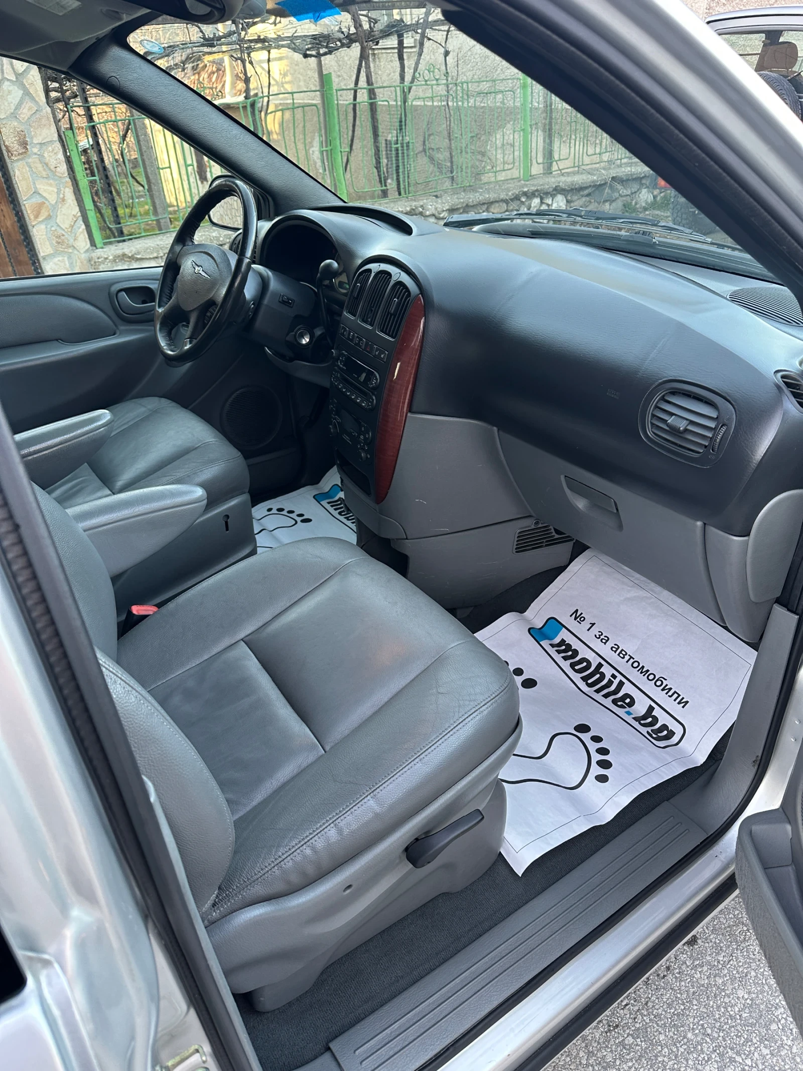 Chrysler Voyager 2.8CRDI, снимка 10 - Автомобили и джипове - 53835918