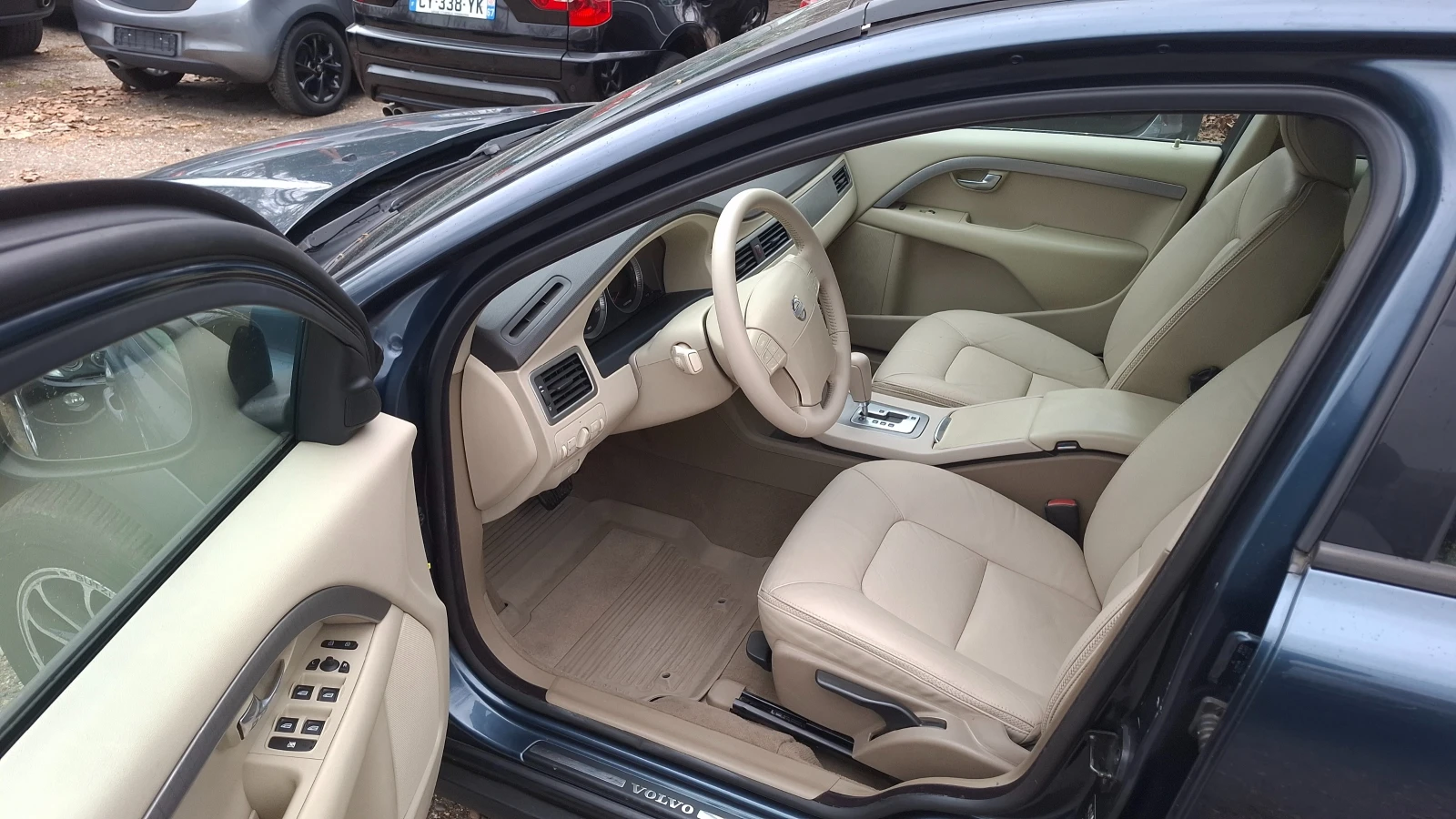 Volvo Xc70 2.4/D5/4Х4, снимка 9 - Автомобили и джипове - 53899156