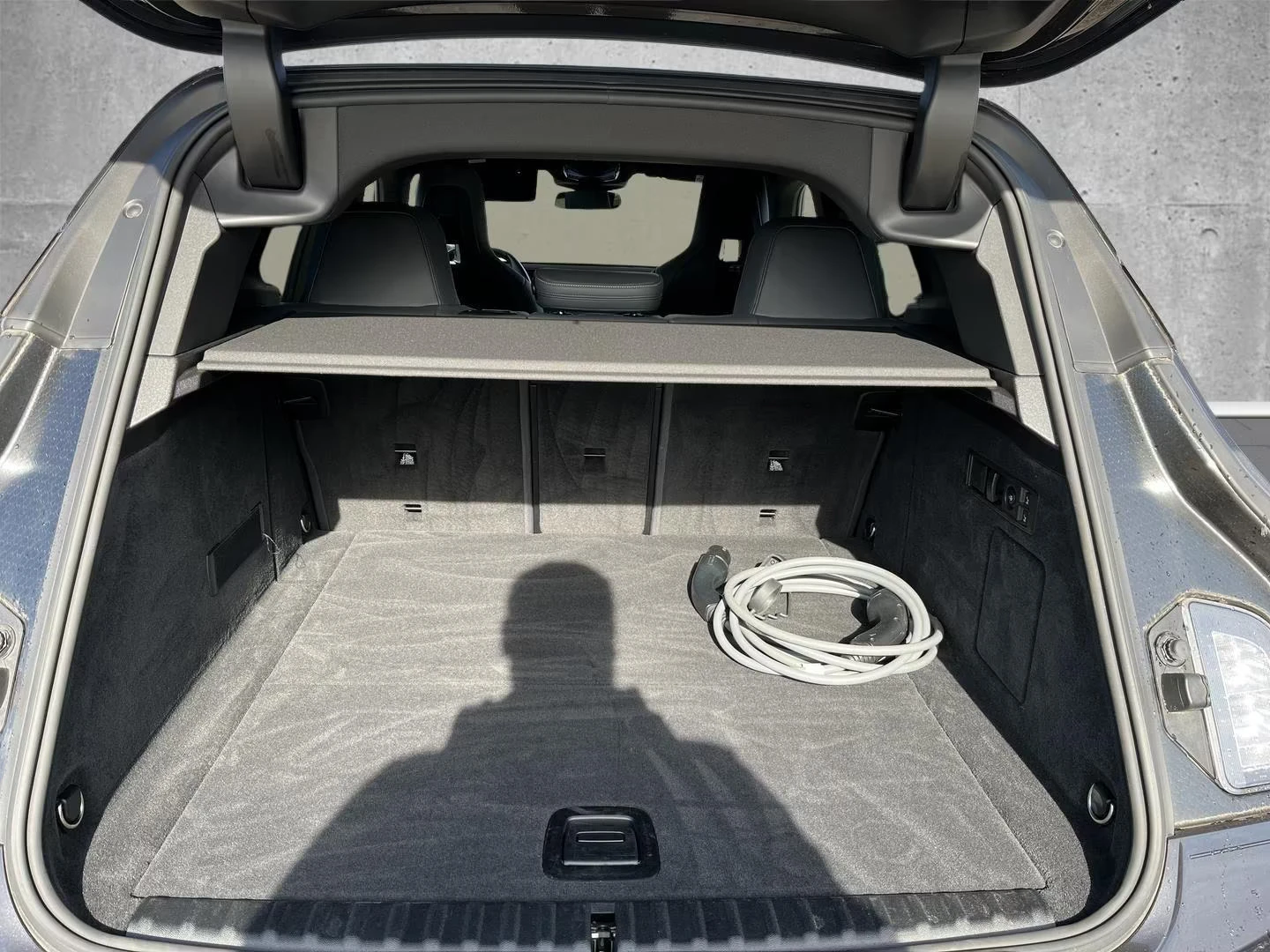 BMW iX 50/523HP/SKYLOUNGE/PANO/LASER/360/171h, снимка 5 - Автомобили и джипове - 53948361