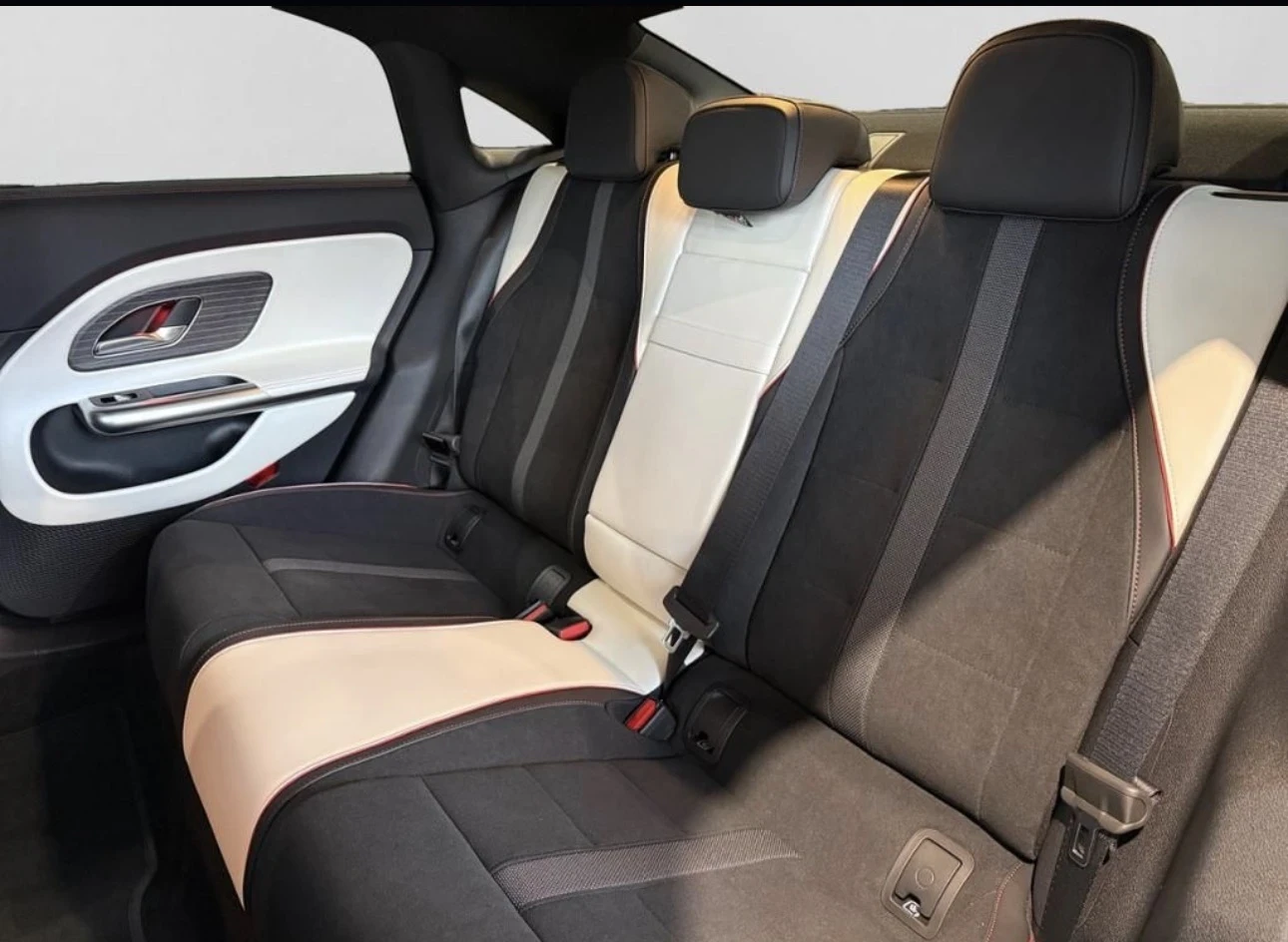 Mercedes-Benz CLA 350 4M AMG Pano Dist Electro | Mobile.bg � ����������� 11