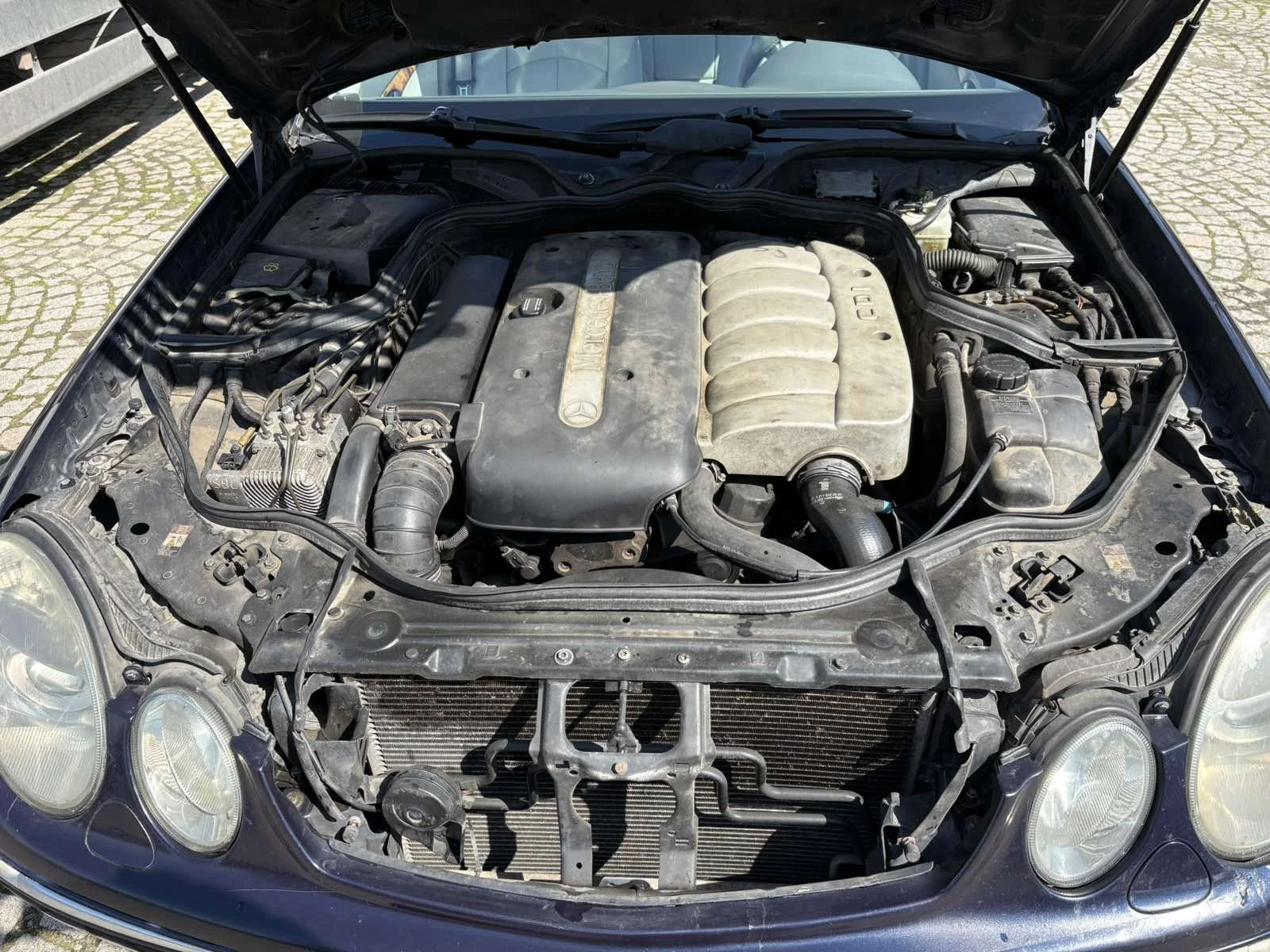 Mercedes-Benz E 270 cdi Elegancе, снимка 10 - Автомобили и джипове - 54958562