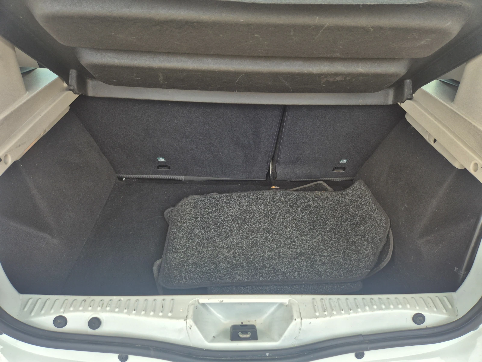 Dacia Sandero 1.2i* ГАЗ, снимка 16 - Автомобили и джипове - 54959452