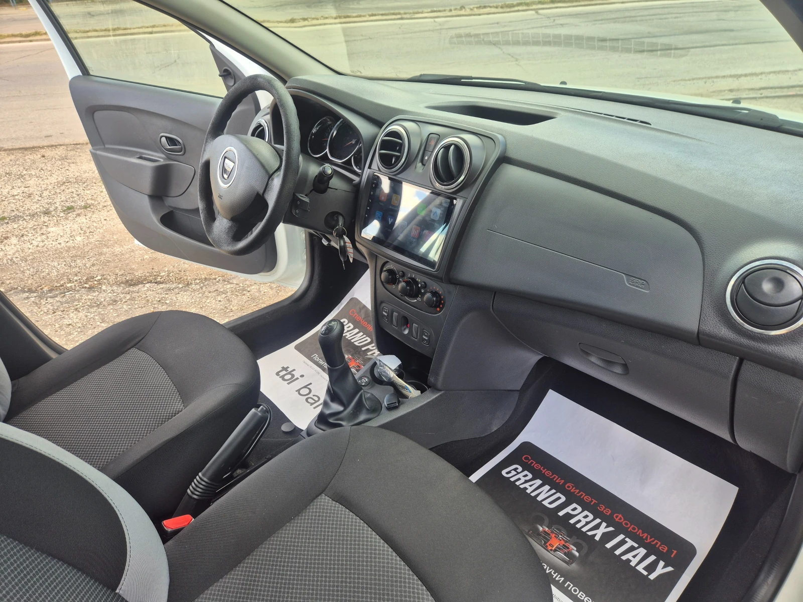 Dacia Sandero 1.2i* ГАЗ, снимка 11 - Автомобили и джипове - 54959452
