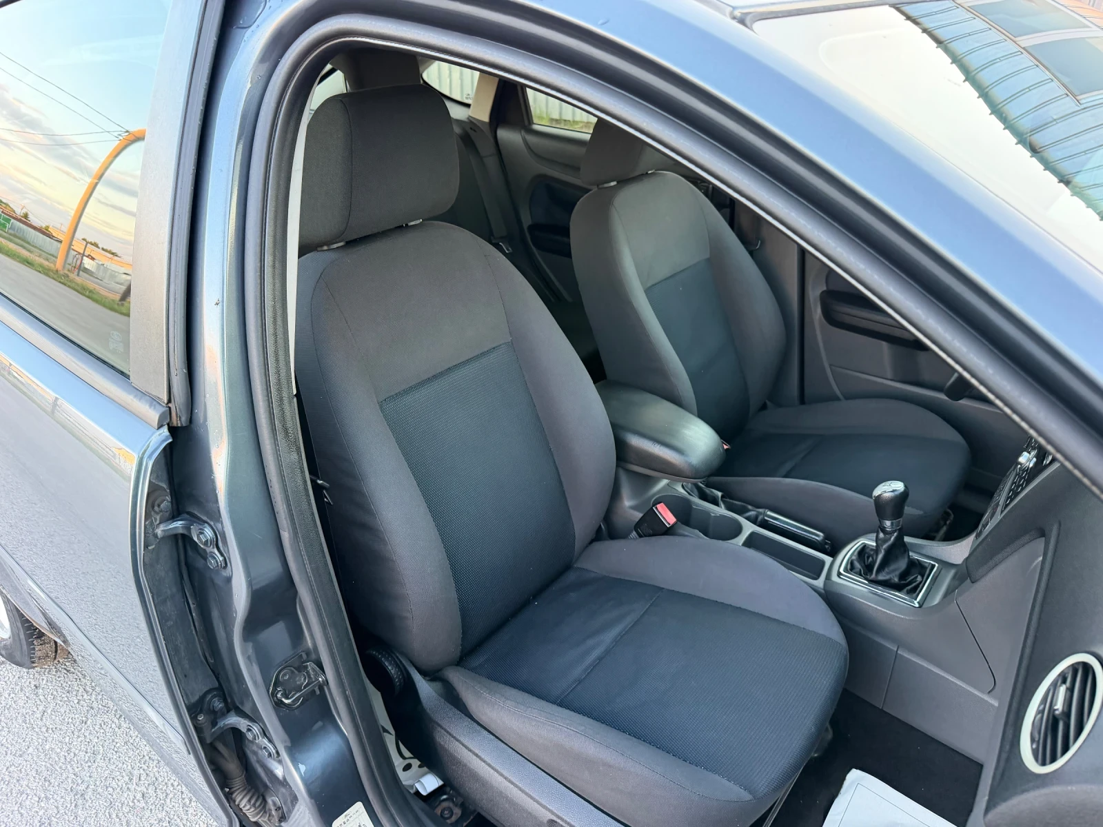 Ford Focus 1.6 TDCI  110k, снимка 12 - Автомобили и джипове - 55169426