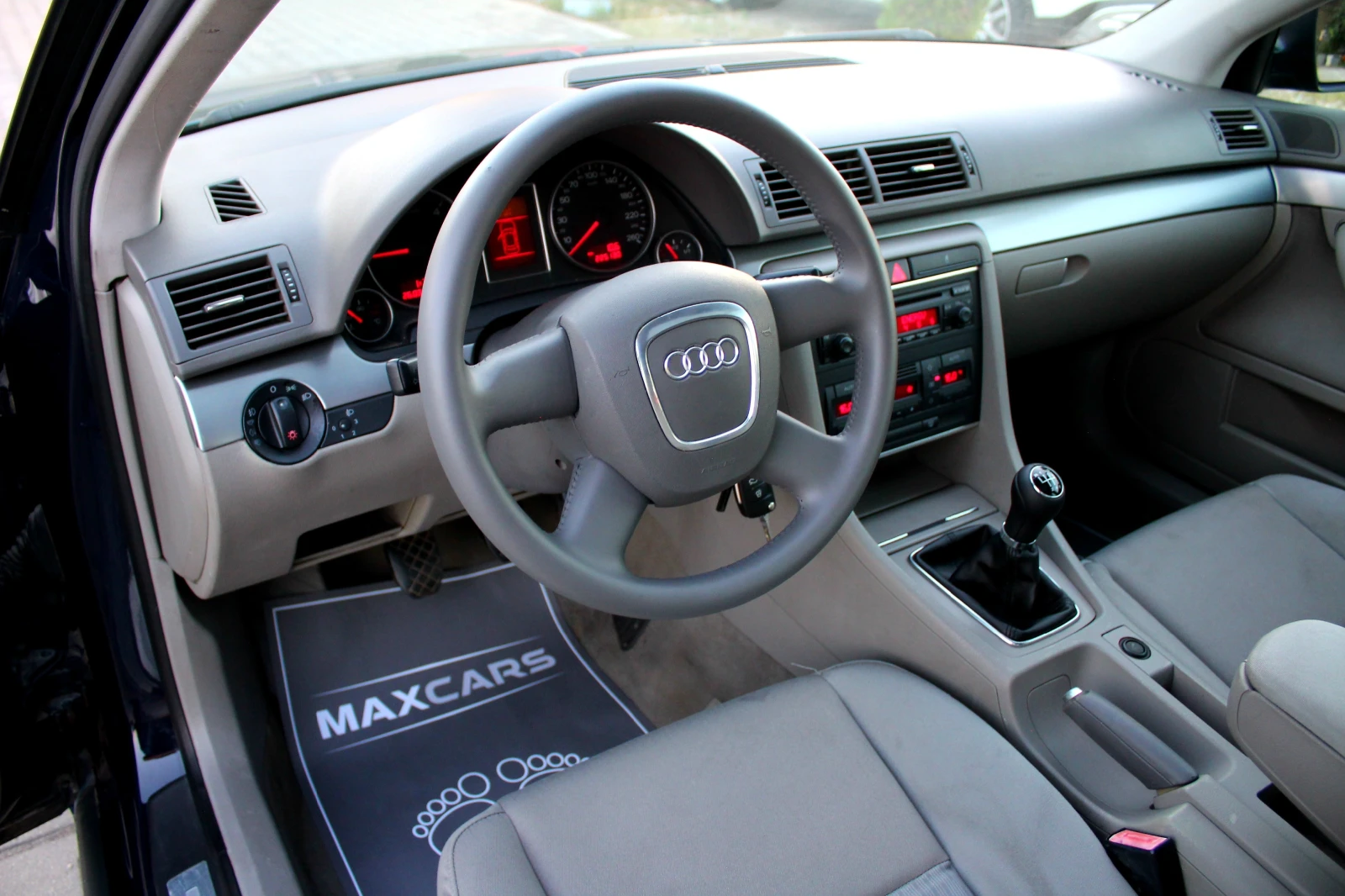 Audi A4 2.0TDI СОБСТВЕН ЛИЗИНГ, снимка 12 - Автомобили и джипове - 55468006