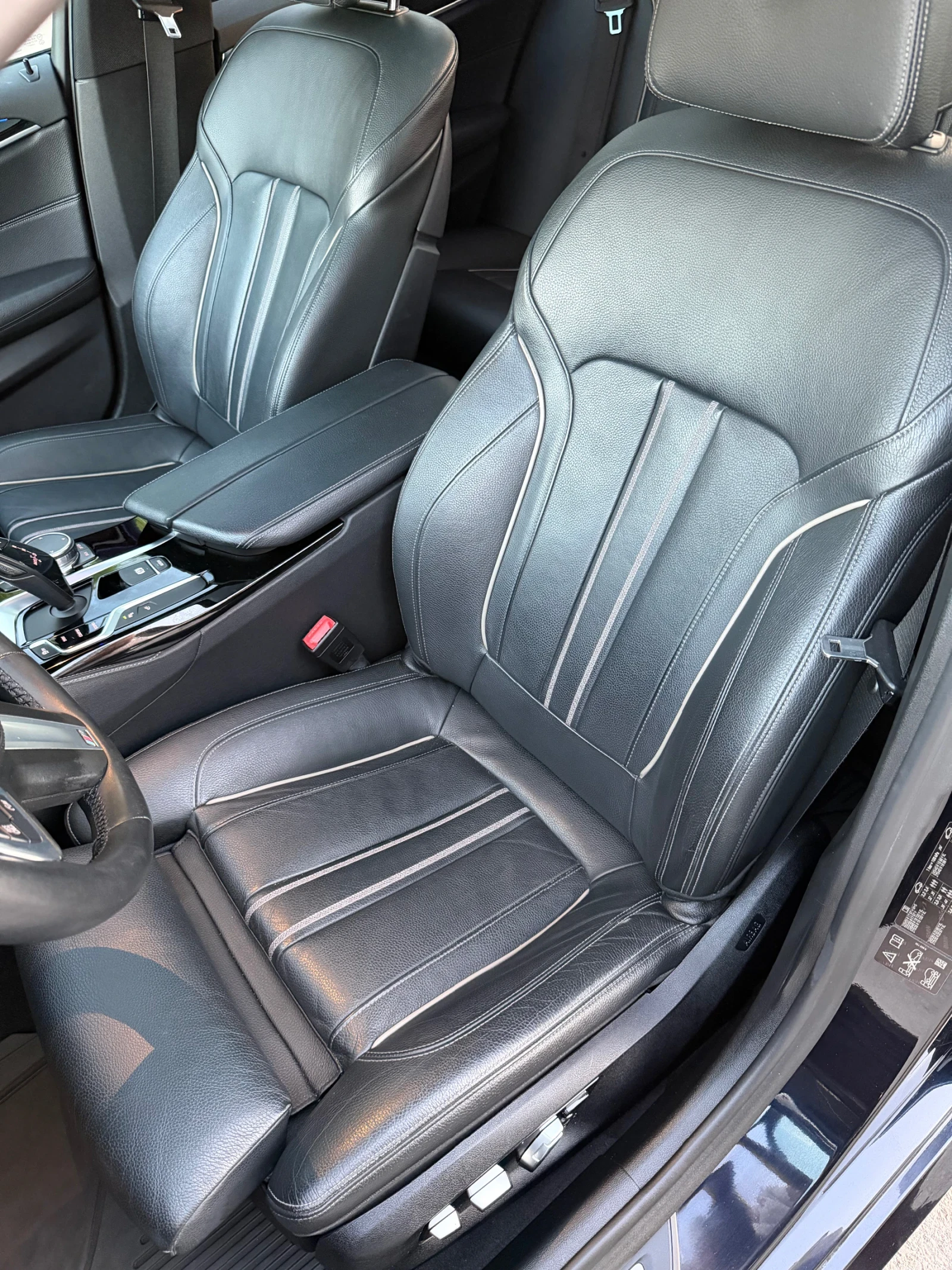 BMW 530 d xDrive Touring M-Sport Keyless AdapLED, снимка 16 - Автомобили и джипове - 56011883